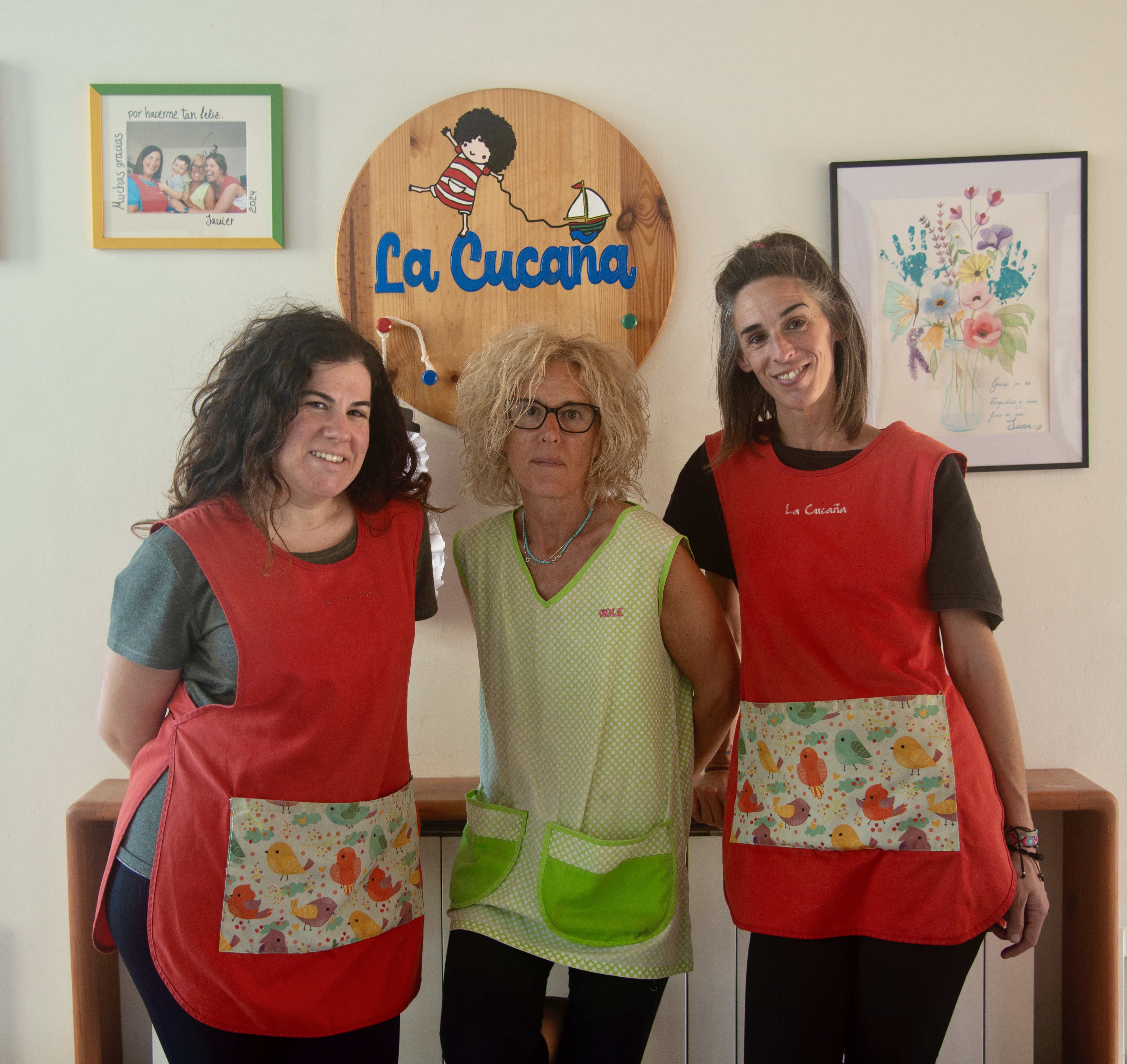 Educadora con niños